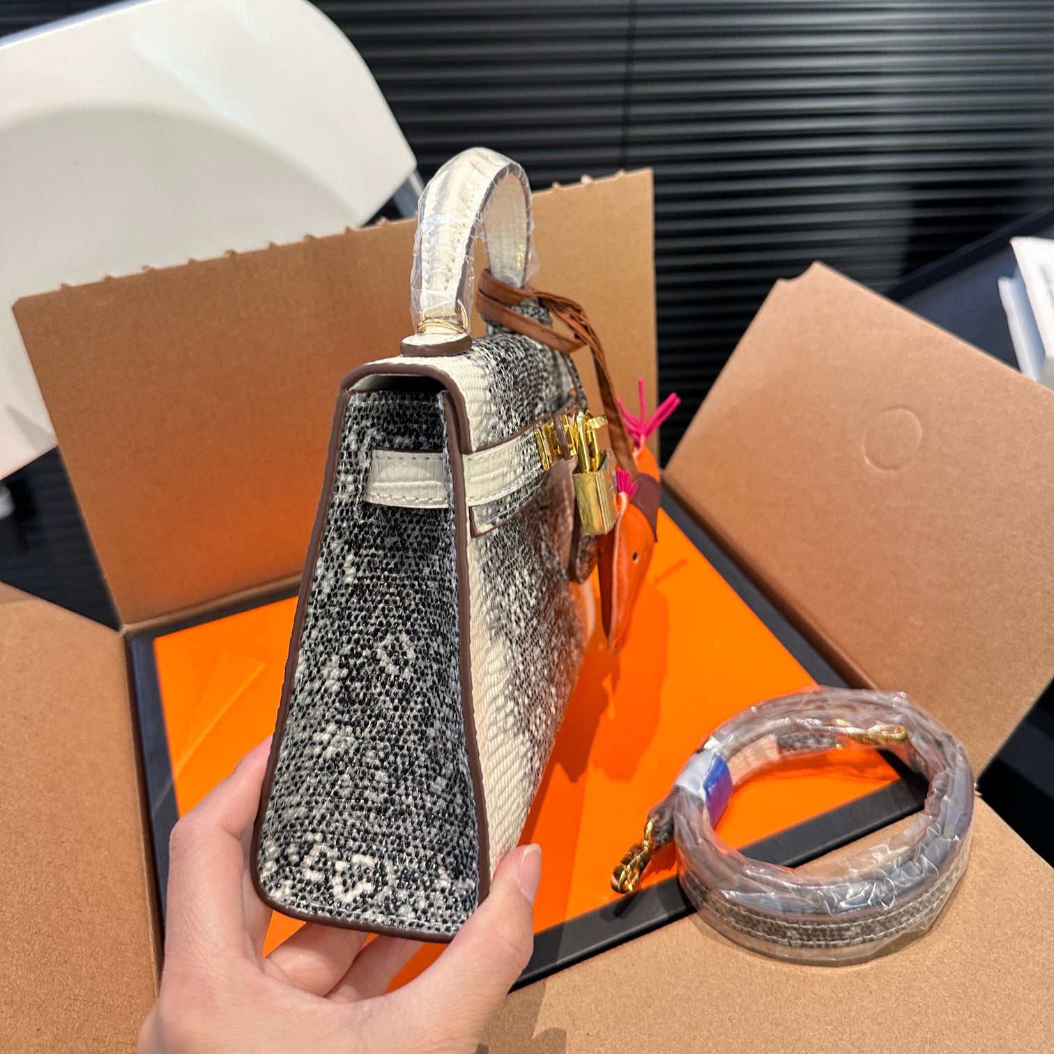 حقيبة هيرمس مصنوعة من جلد السحلية للنساء مصنوعة من نسيج كيلي