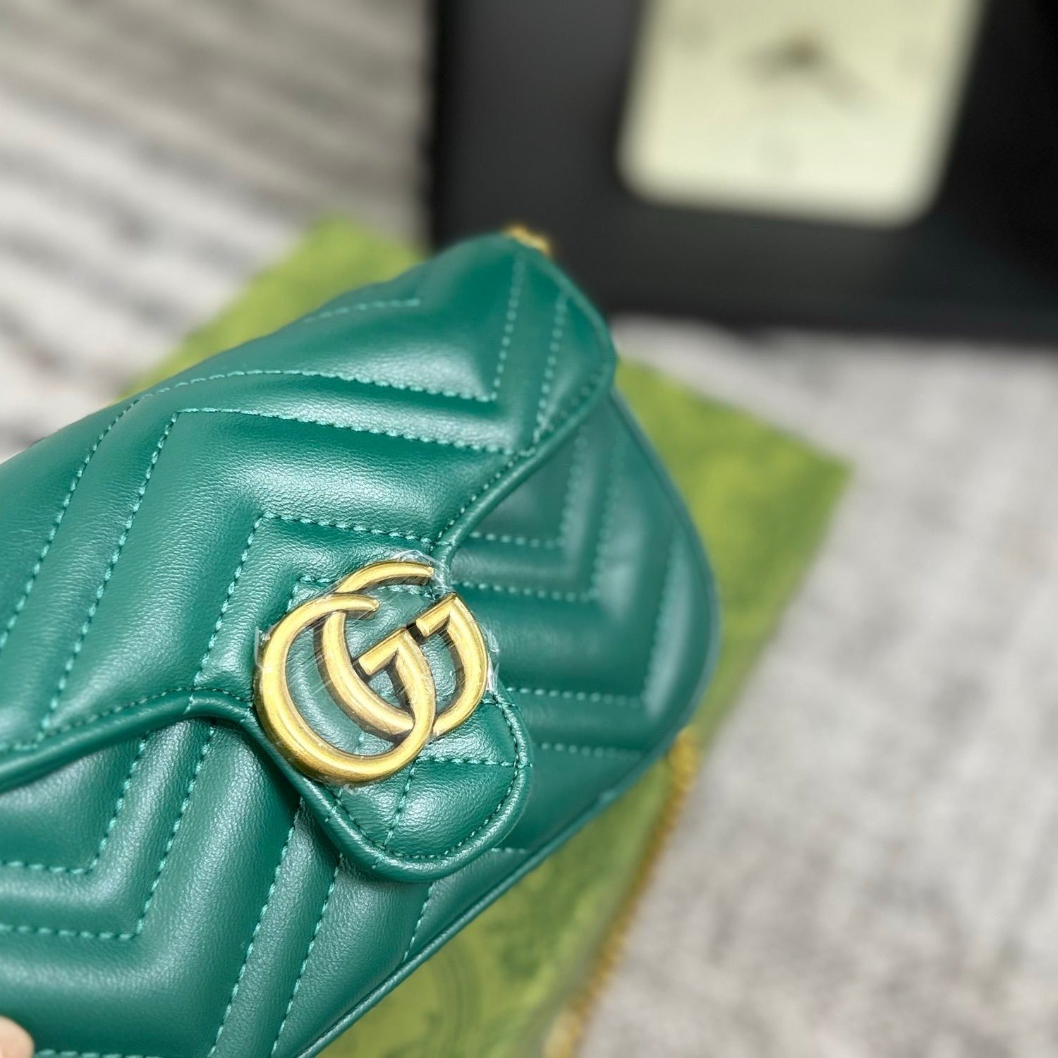 تشيتشي جي جي مارمونت جي جي مارمونت