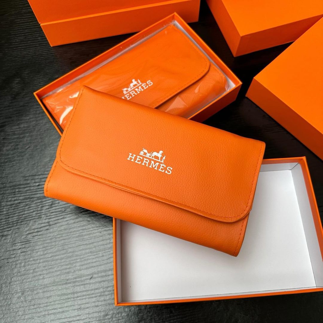 طقم فراش مكايج هيرمز