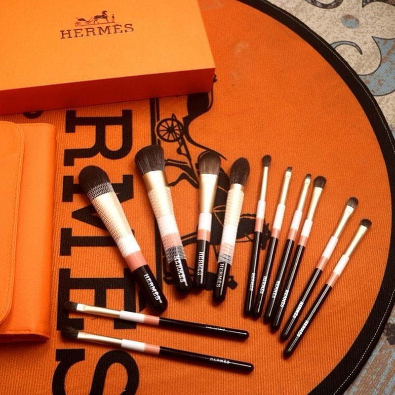 طقم فراش مكايج هيرمز