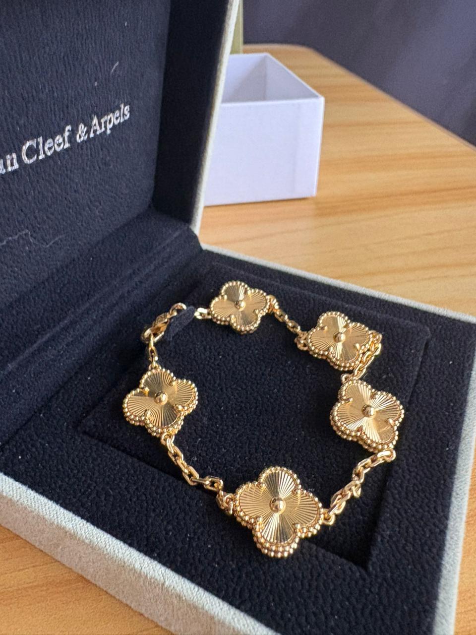 سوار فان كليف أند آربلز فينتدج ألامبرا