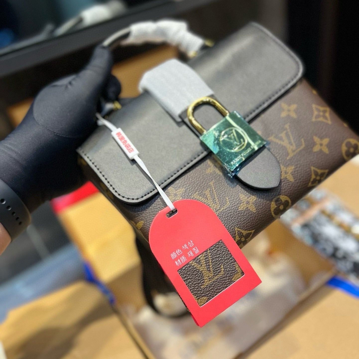 لويس فيتون حقبية locky BB