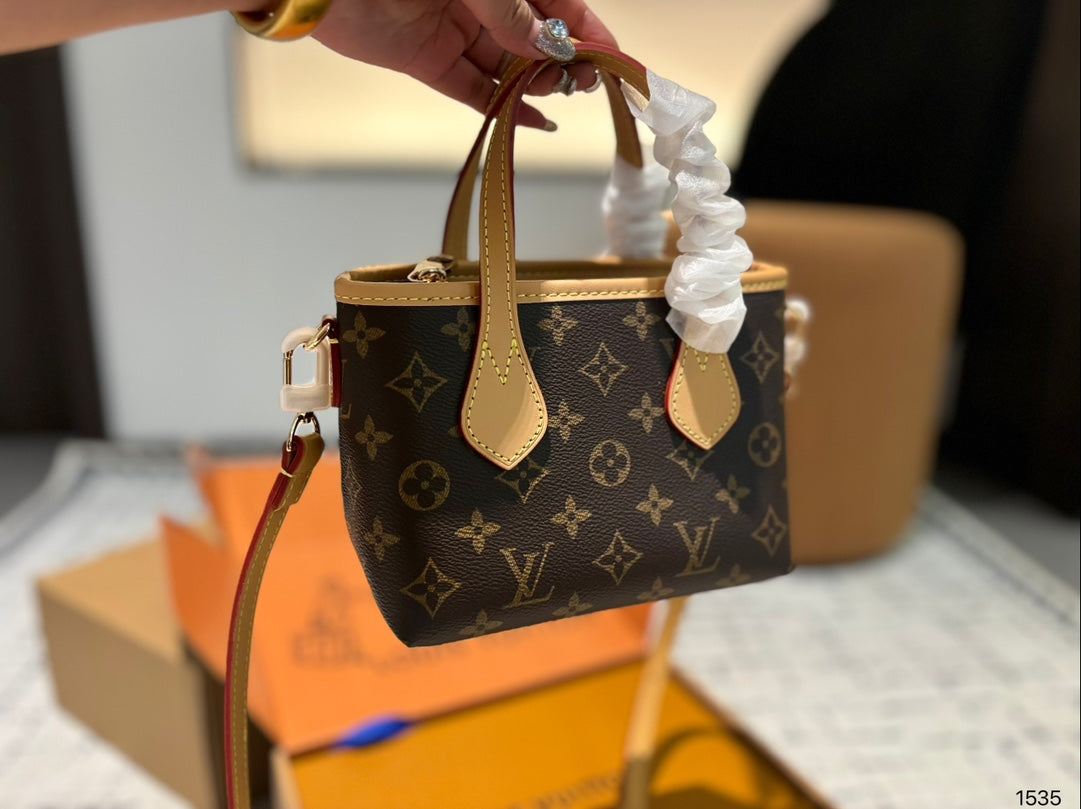 لويس فيتون NeverfullBB مقاس 24 سم