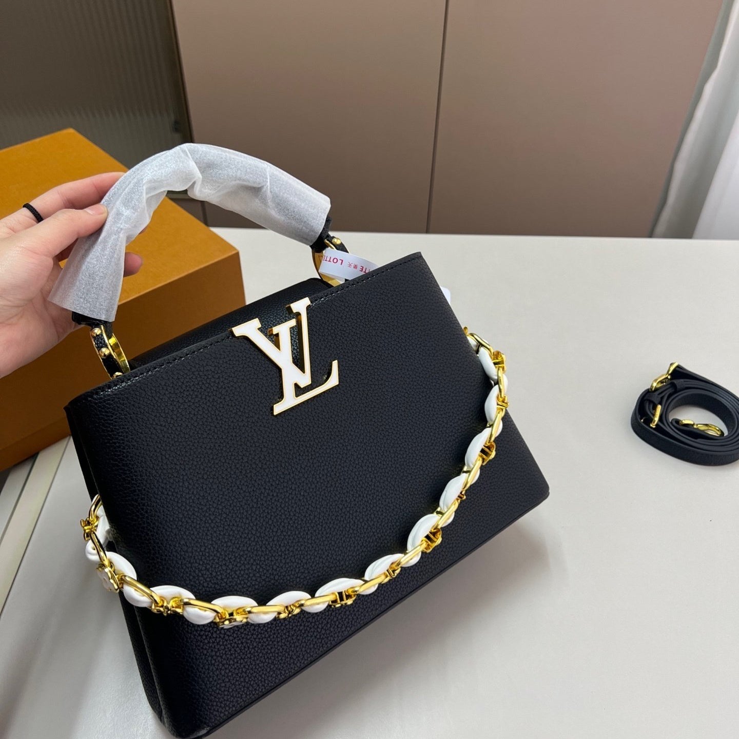 حقيبة كابوسينس لويس فيتون