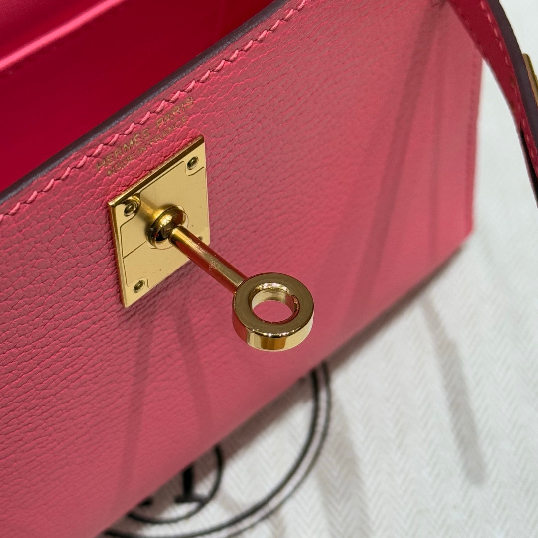 حقيبة ميني كيلي