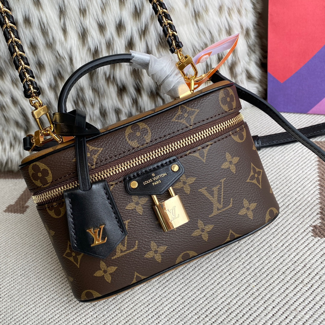 حقبية لويس فتون فانيتي