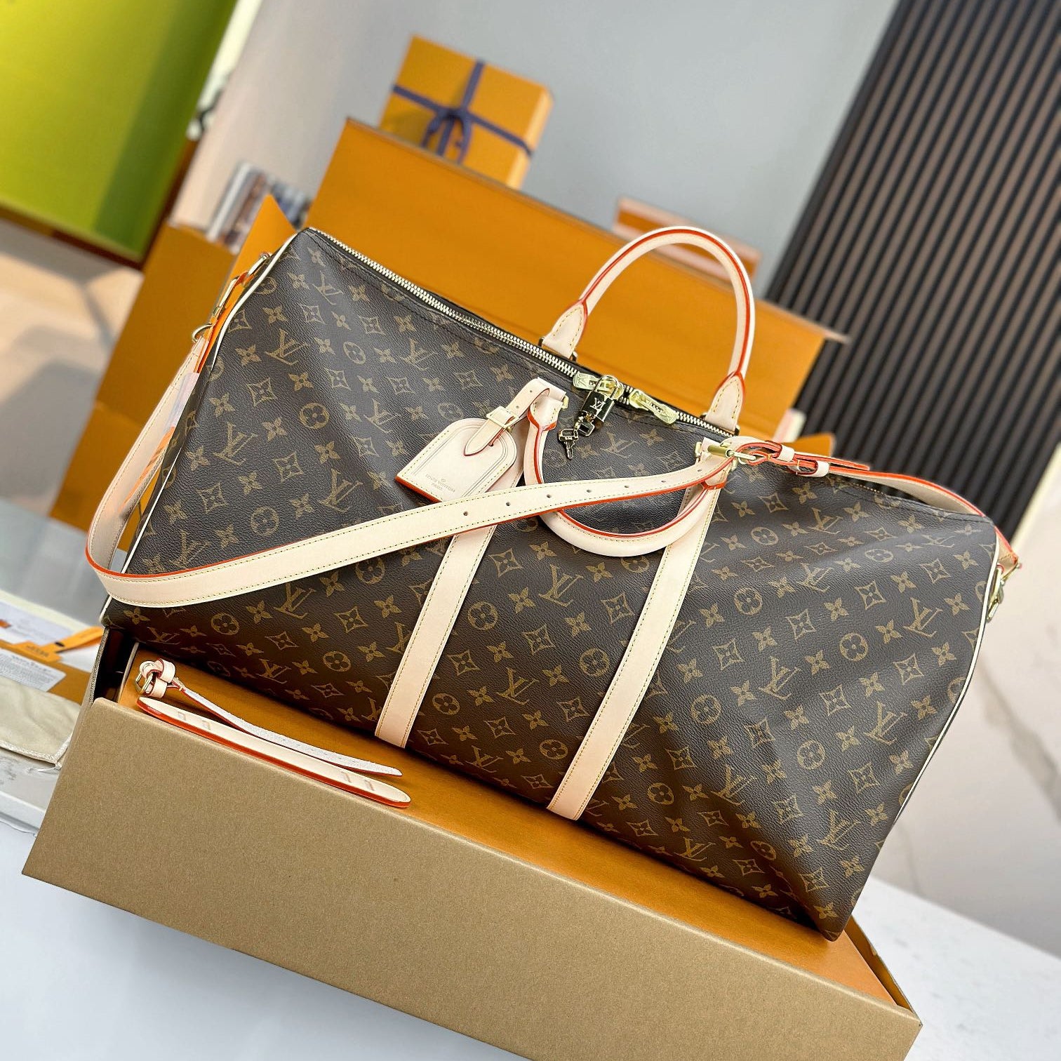 حقبية لويس فيتون كيبال باندوليير 55