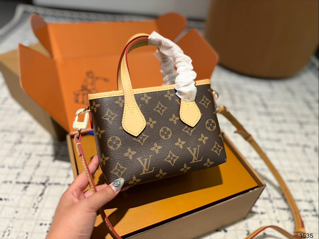 لويس فيتون NeverfullBB مقاس 24 سم