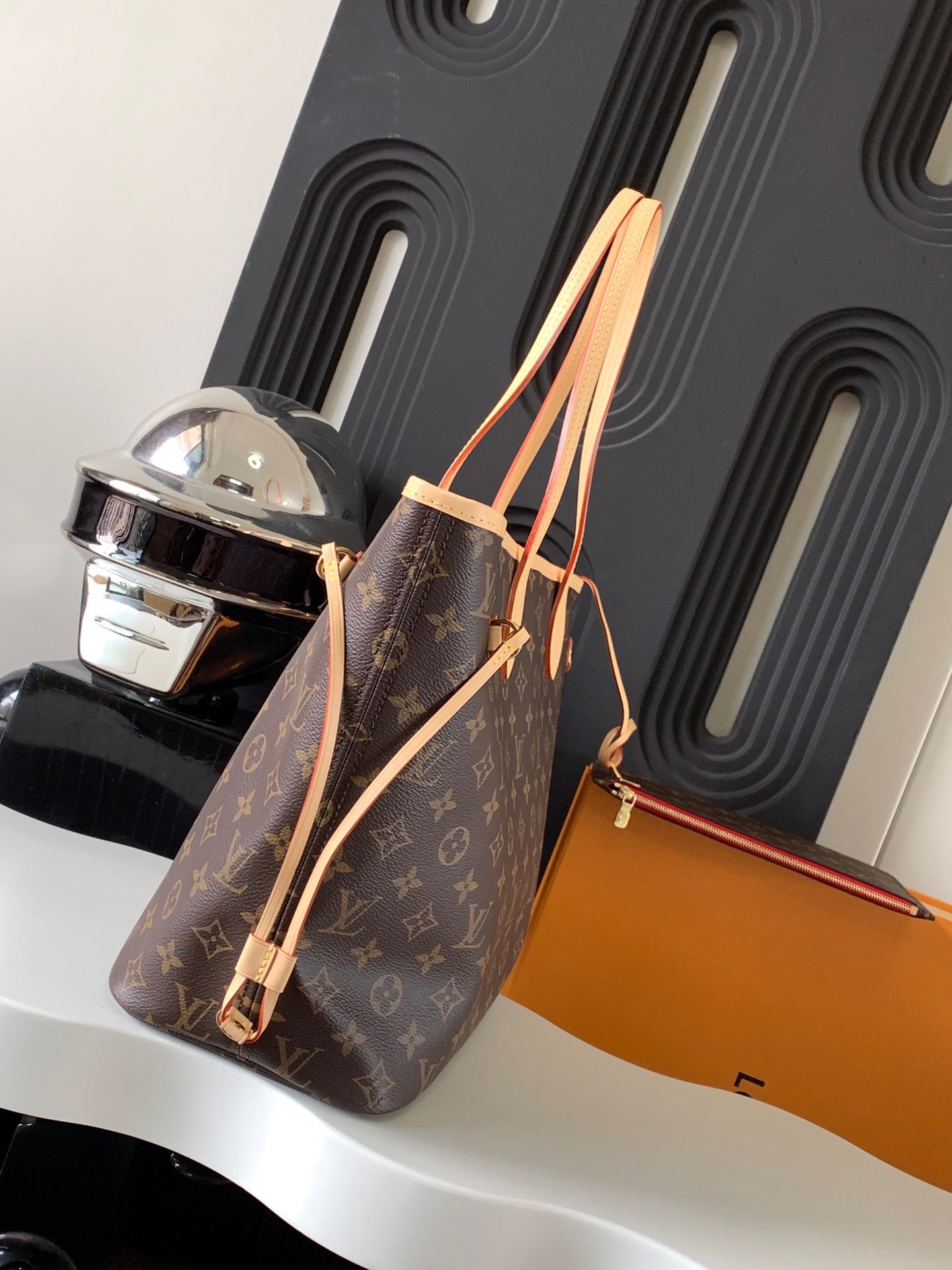 حقبية لويس فيتون نيفرفول باندوليير