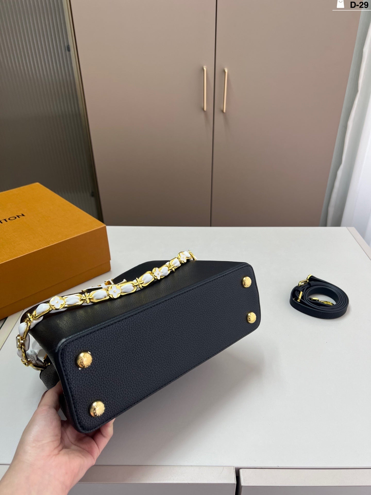 حقيبة كابوسينس لويس فيتون