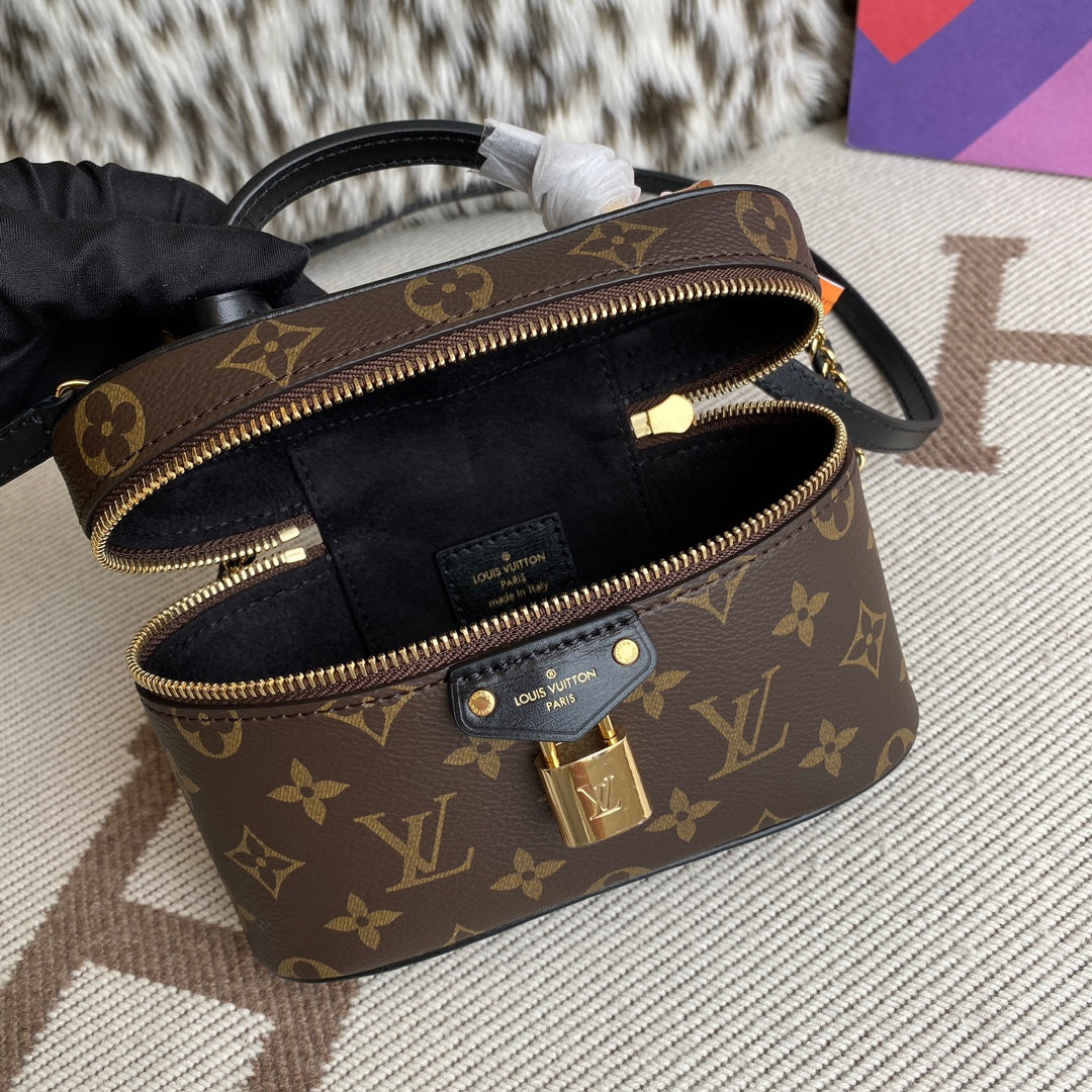 حقبية لويس فتون فانيتي