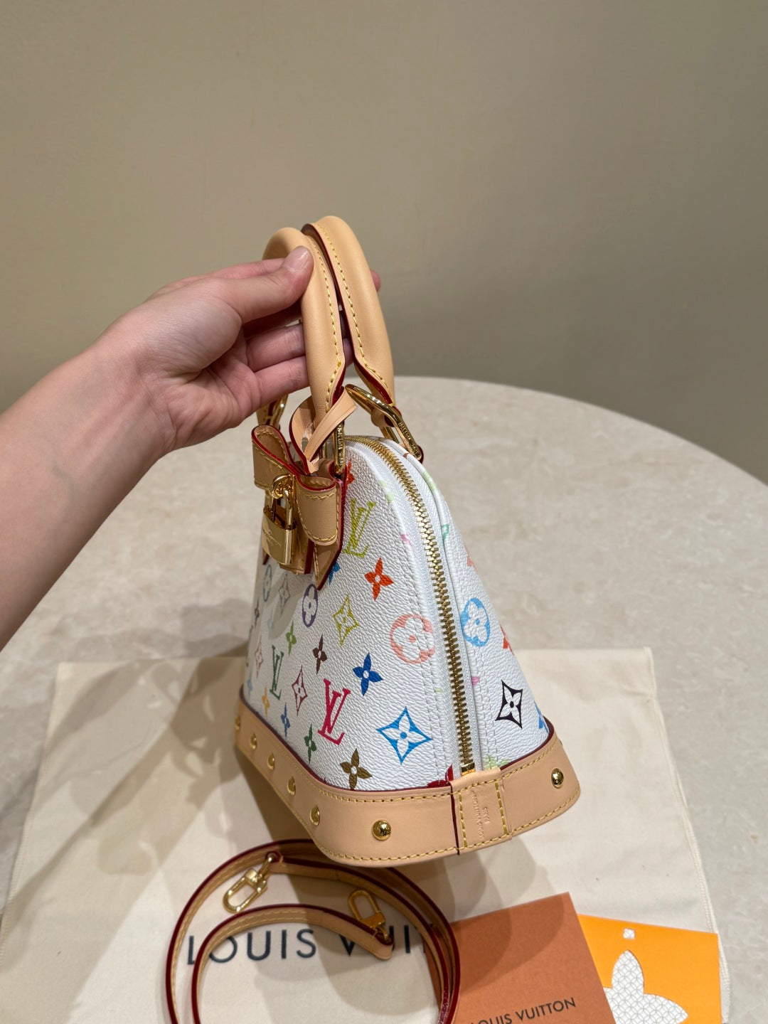 حقبية لويس فيتون ألما بي بي