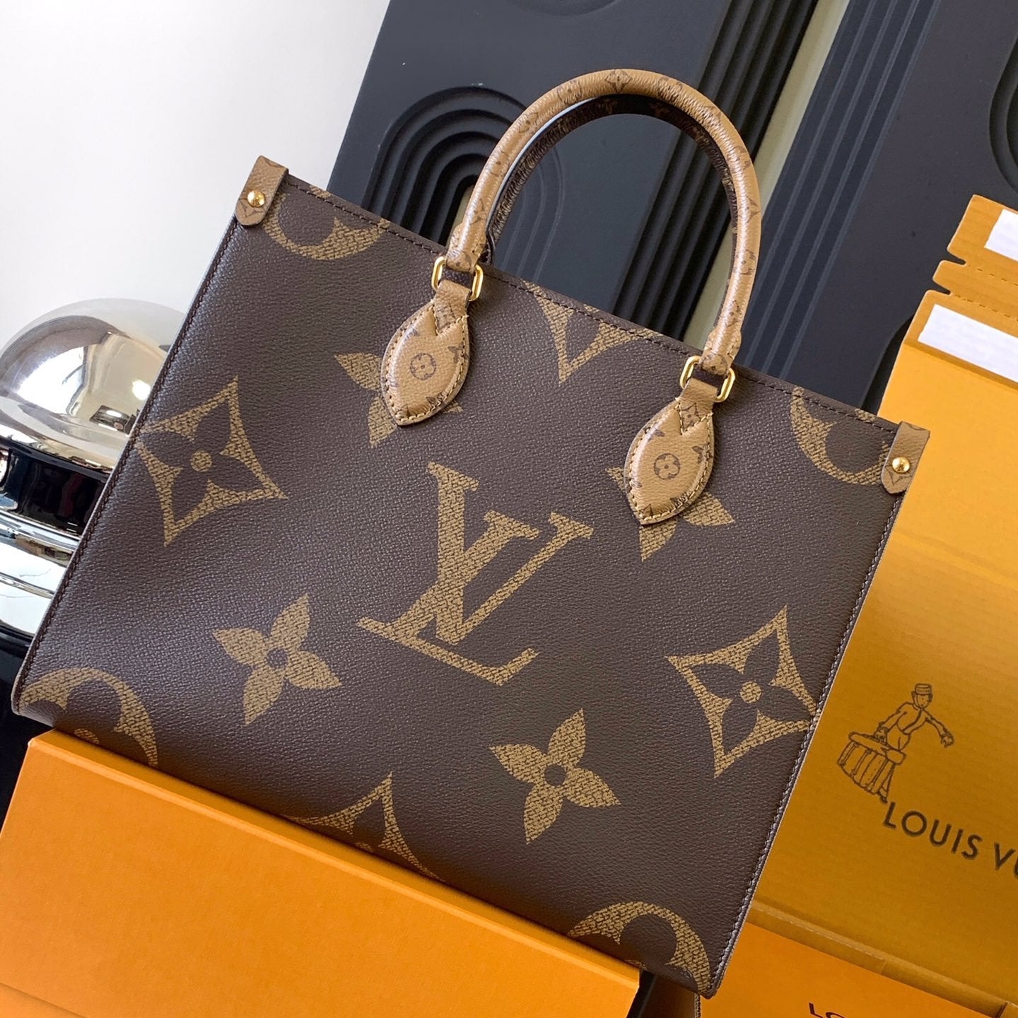 شنطة بقياسين لويس فيتون مونوغرام