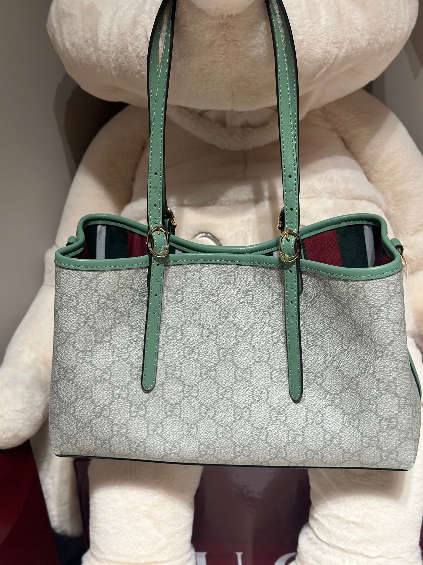 حقبية توت جي جي إمبليم صغيرة