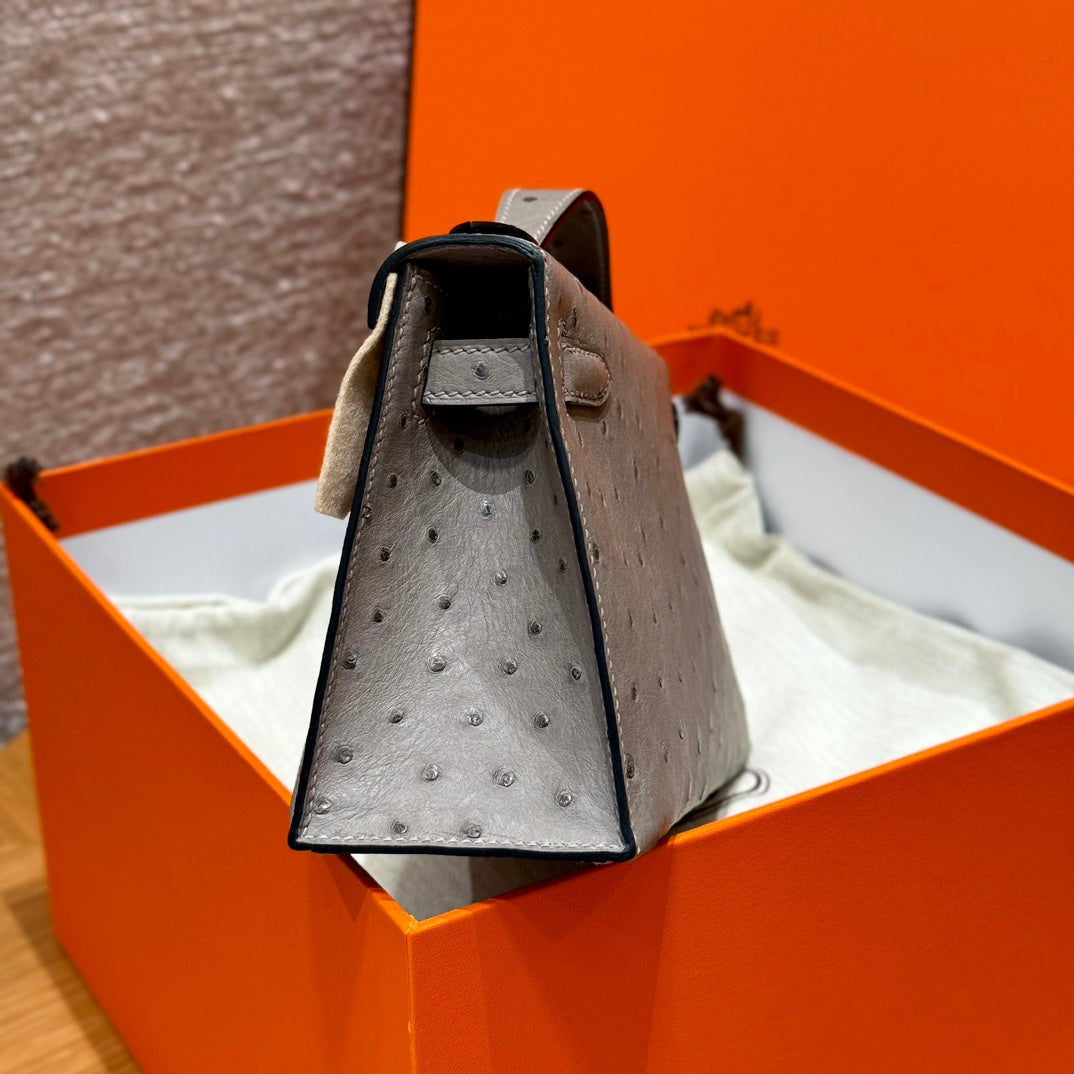 حقيبه يد هرميس ميني كيلي لون شوكو مميزة بحامل يد