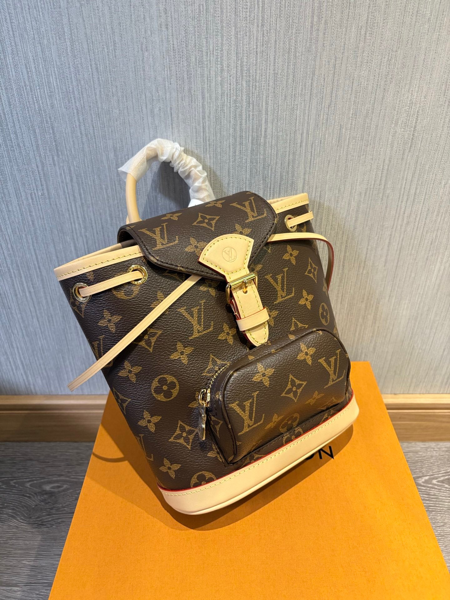 حقيبة لويس فيتون مونتسوريس بي إم