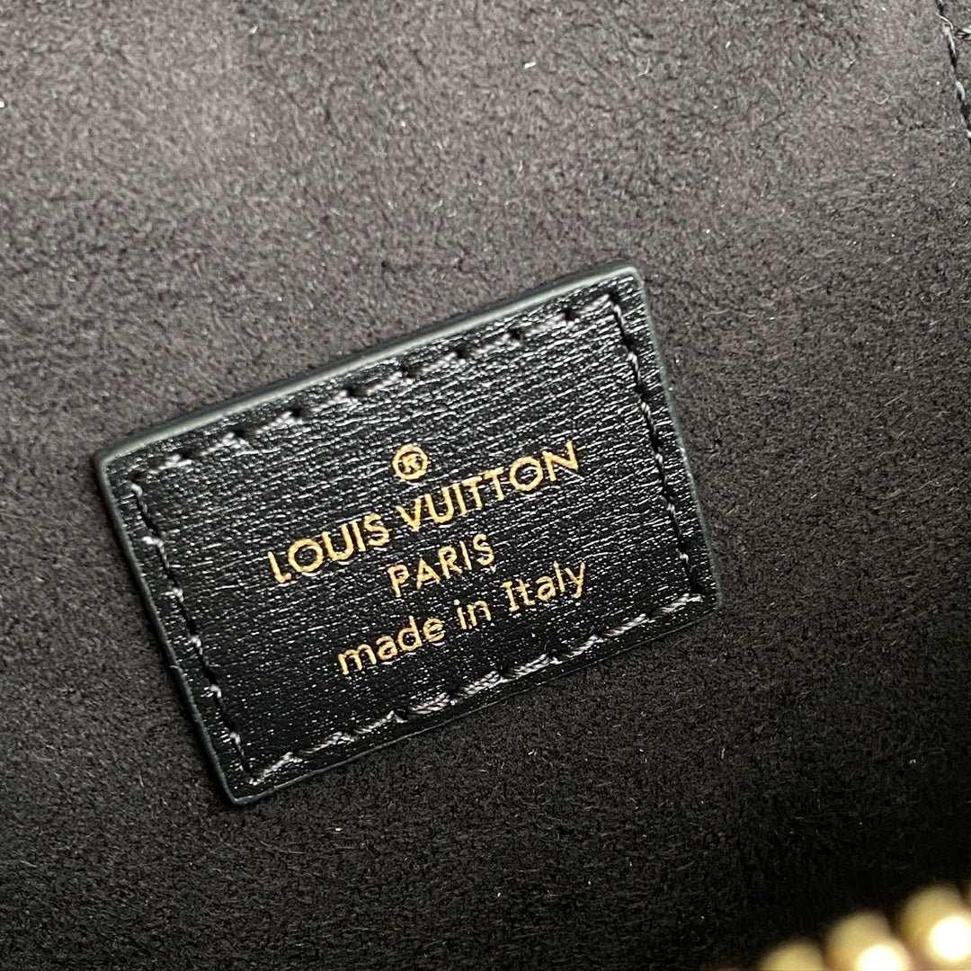 حقبية لويس فتون فانيتي