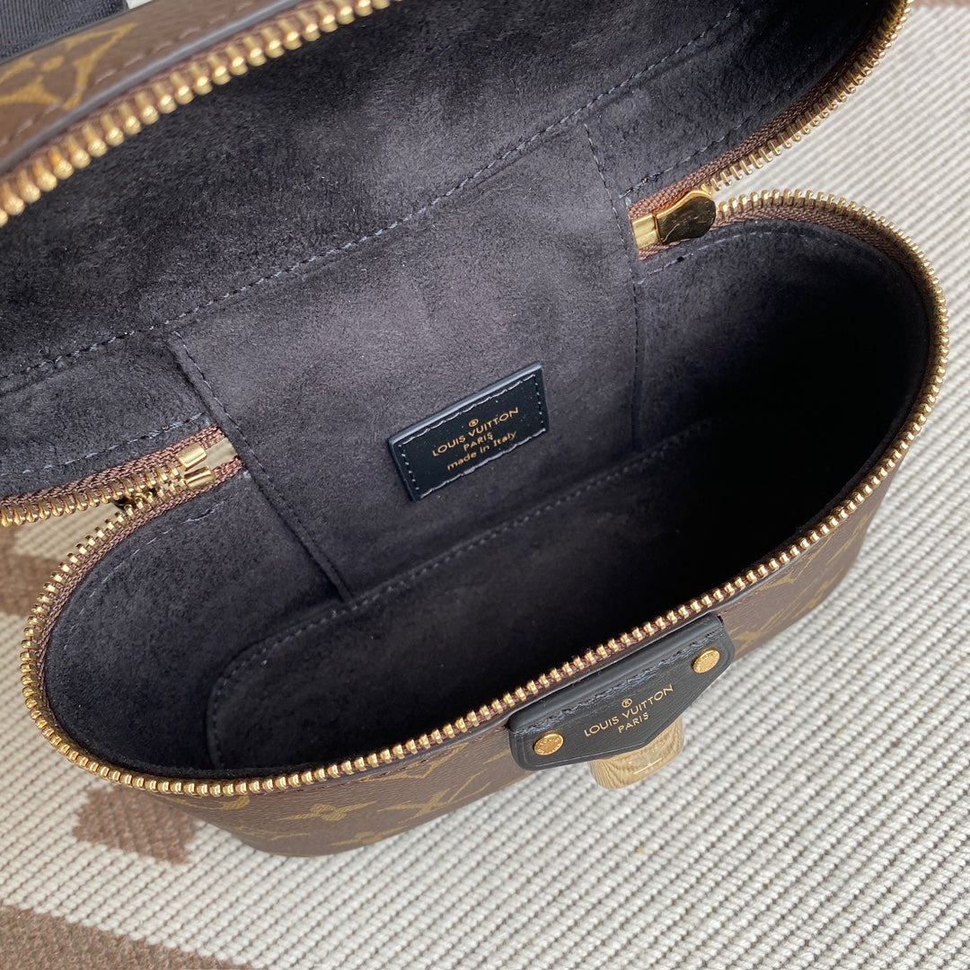 حقبية لويس فتون فانيتي