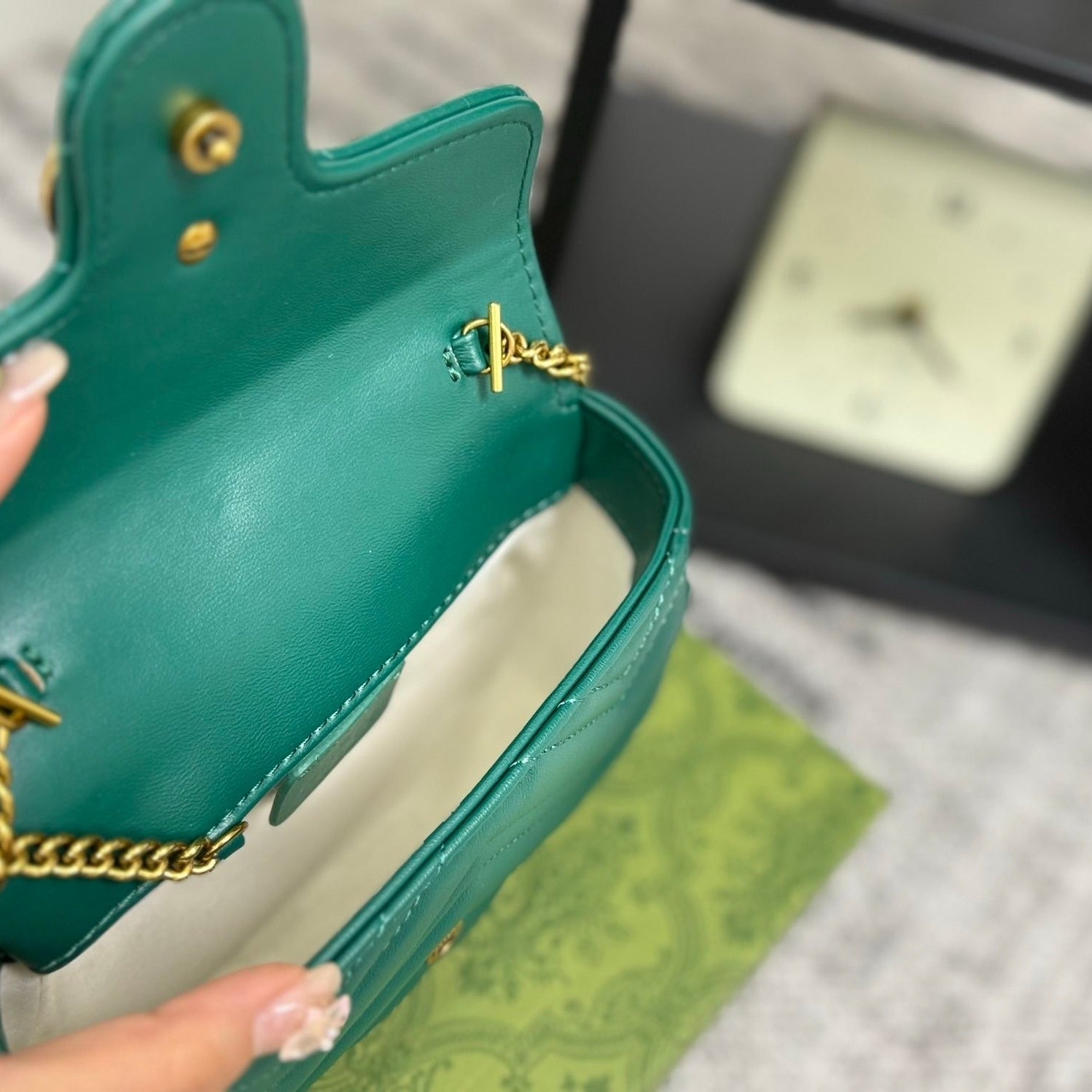 تشيتشي جي جي مارمونت جي جي مارمونت