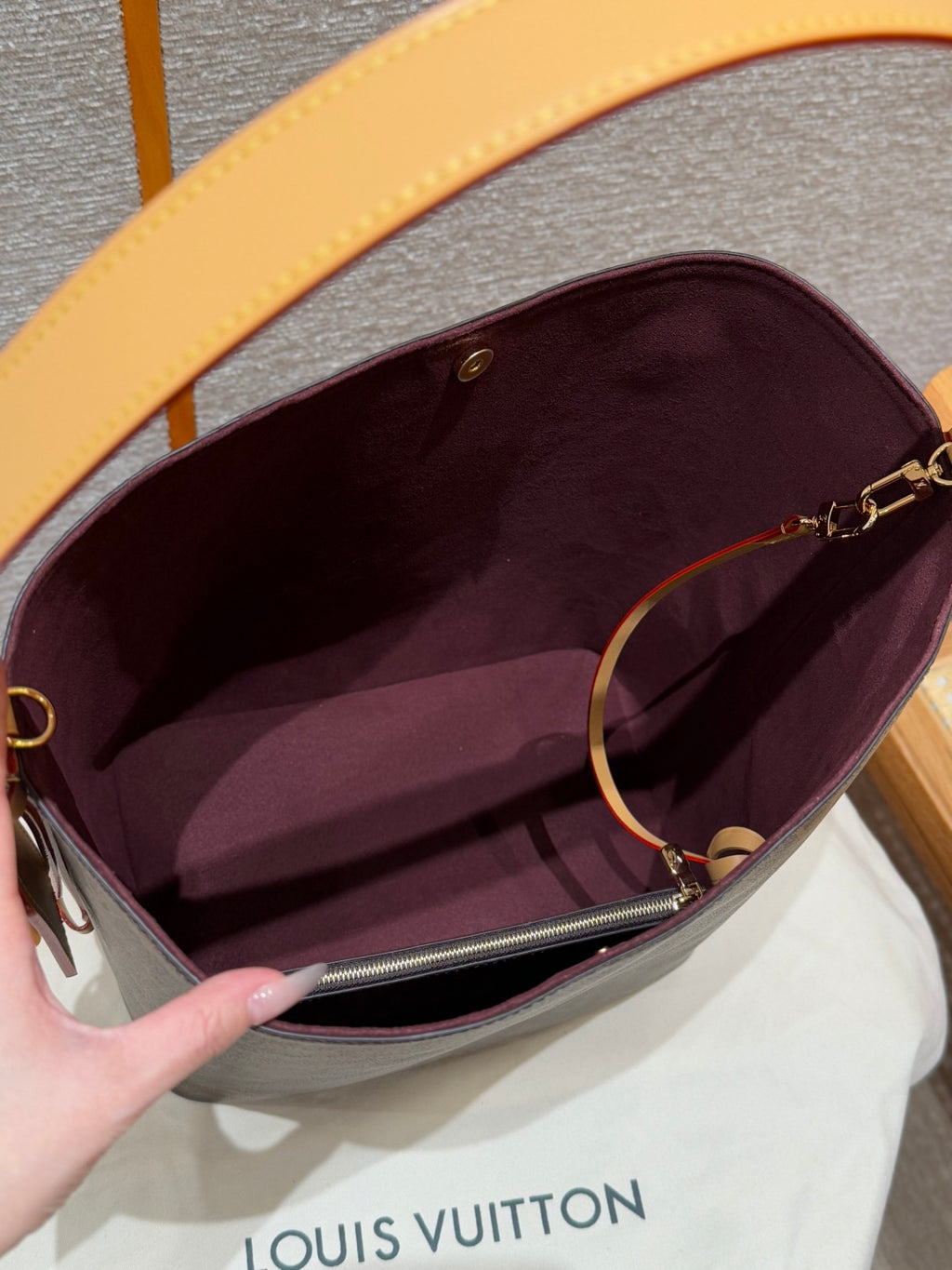 حقبية  لوي فيتون جنرال موتورز